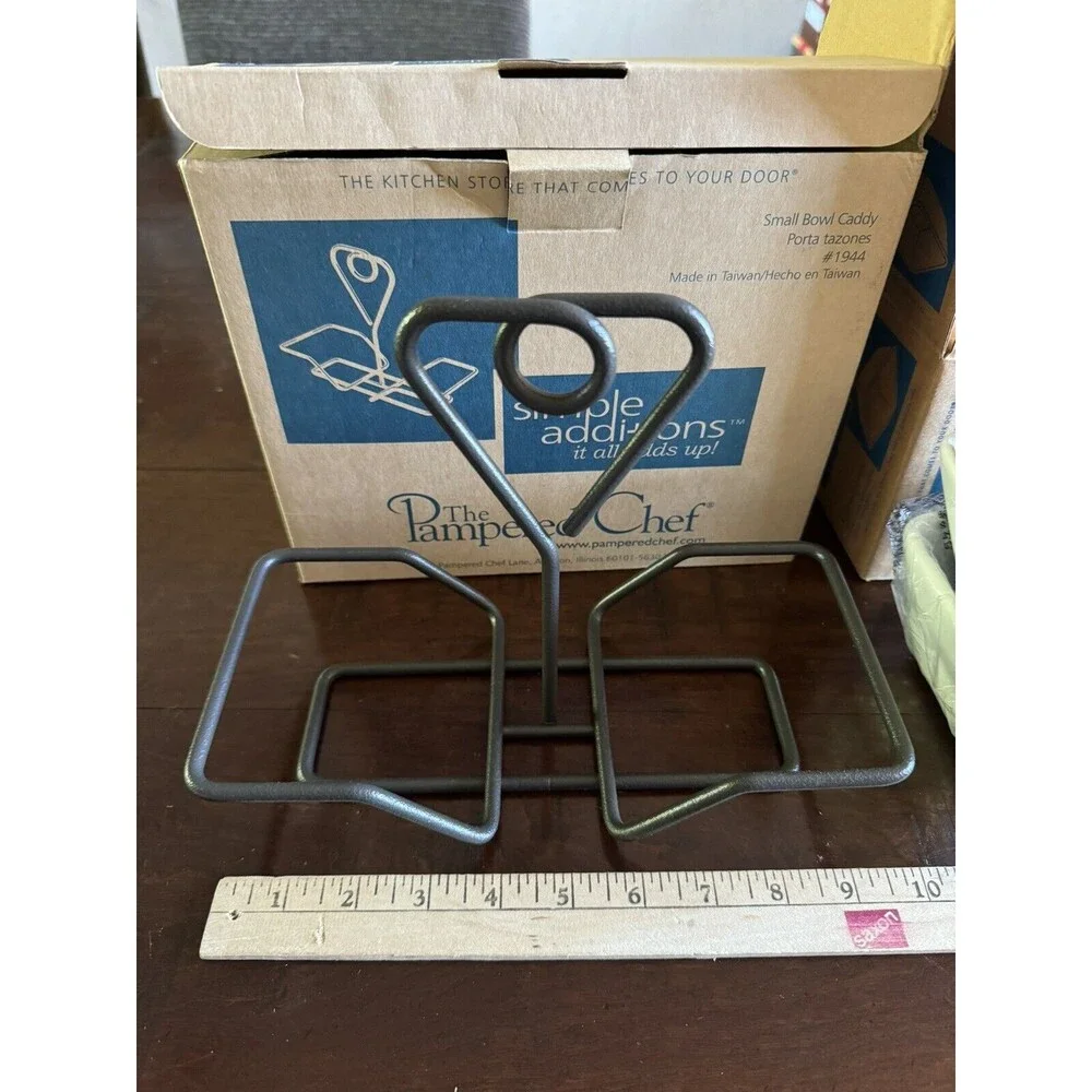 NWT Pampered Chef Small Bowl Caddy Set of 2 Small Bowls  #1944 And #1910‎